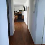 Geschaefts Und Apartment