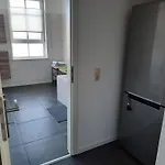 Geschaefts Und Apartment *